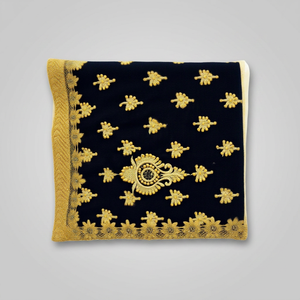 Sari de terciopelo puro con blusa de seda Malai, bordado rico y elaborado, borde decorativo, largo hasta el suelo, sari nupcial para fiestas. - Product Image 4