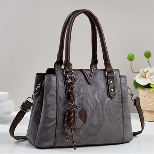 V-Shaped Women's Shoulder <b>Bag</b> Off-White Marble Pattern Zipper Closure Everyday Crossbody <b>Bag</b> Minimalist Style - Product Image 4