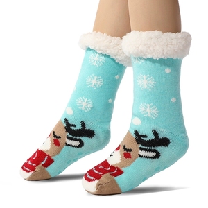 Chaussettes de pantoufles antidérapantes à motif de renne de Noël pour femmes chaussons doublés en polaire Ultra en peluche chaussettes de maison de sol chaudes et confortables pour l'hiver - Product Image 5