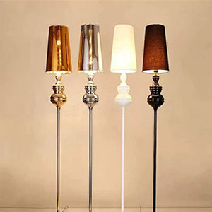 Lampada <span class=keywords><strong>da</strong></span> tavolo moderna per camera <span class=keywords><strong>da</strong></span> letto e ristorante lampada <span class=keywords><strong>da</strong></span> tavolo per la vendita Design unico lampada <span class=keywords><strong>da</strong></span> <span class=keywords><strong>terra</strong></span> <span class=keywords><strong>a</strong></span> <span class=keywords><strong>stelo</strong></span> lungo con Base in metallo di alta qualità - Product Image 3