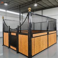 Fronts d'écuries intérieures de luxe avec remplissage en bambou, système de cloisons modulaires pour boxes à chevaux