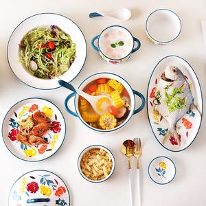 Set di Stoviglie in Ceramica <span class=keywords><strong>Morna</strong></span> Rose con Bordo Blu, Design Creativo e alla Moda, Include Ciotole, Piatti, Cucchiai e Pentole - Product Image 2