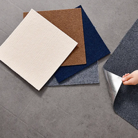 Papier peint épaissi autocollant de plafond tapis en polyester de luxe pour la décoration tapis de sol en plastique autocollant de carrelage mural auto-adhésif