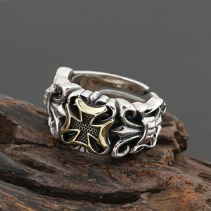 Perhiasan personalisasi <span class=keywords><strong>Fashion</strong></span> cincin silang baja tahan karat perak dapat disesuaikan Retro untuk pria - Product Image 2
