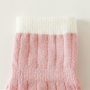 Vente en gros Chaussettes pour bébé à volants doux motif météo de printemps avec bande dessinée Chaussettes pour bébé antidérapantes à mi-tube personnalisées - Product Image 4