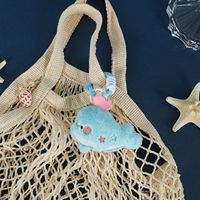Vente en gros de porte-clés en peluche d'animaux marins mignons, porte-clés en peluche écologique, porte-clés dauphin, pendentif de sac de dessin animé, cadeau pour enfants