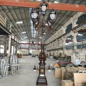 Lampadaire de jardin classique européen, extérieur, étanche, décoratif, en fonte antique, à LED, pour éclairage décoratif de jardin. - Product Image 3