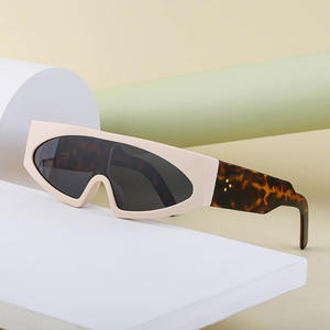 Lunettes de soleil unisexes sur mesure à grande monture, verres PC UV400, style Instagram, mode punk, vente en gros transfrontalière - Product Image 1