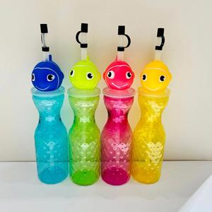 Vaso de Plástico Desechable de Liberación Rápida para Bebidas de Mascotas con Pajita, Diseño de Dibujos Animados de Animales y Dinosaurios de Acero Inoxidable con Diamantes - Product Image 1