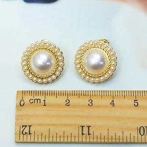 ต่างหูมุกทรงเรขาคณิตชุบทอง 14K เครื่องประดับสำหรับทุกเพศของขวัญปาร์ตี้สุดอินเทรนด์ - Product Image 6