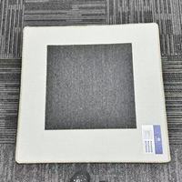 Ekolojik Geri Dönüştürülebilir Modüler Halı Karoları 50x50 PVC Sırtlı PP Döngülü Havlı Kaymaz Ateşe Dayanıklı Eğitim Odası Zemin Döşemesi