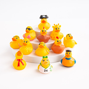Canards en plastique et caoutchouc personnalisables avec logo, 2 pouces, pour la plage, jouets de bain en vinyle, cadeaux de Noël et de fête pour enfants - Product Image 2