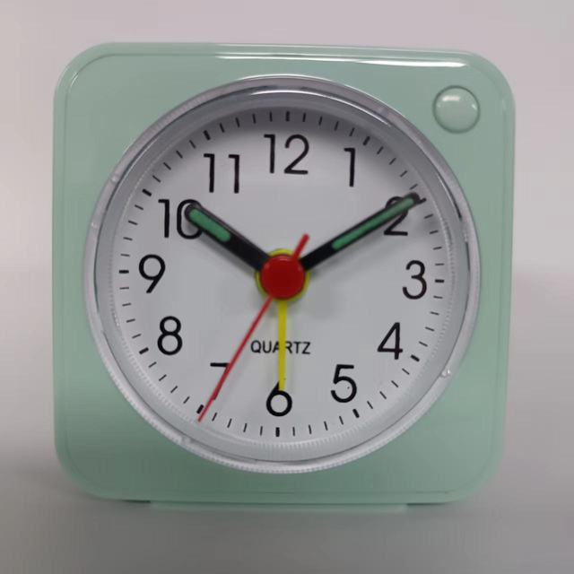 Contemporary Cute Children's Iron Quartz Alarm Clock Square Bedside Mute Clock Antique Style Needle Travel-friendly Single Face
