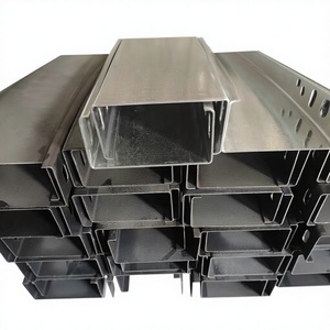 รางสายเคเบิลแบบปิดเคลือบสังกะสีสำเร็จรูป ความเสถียรสูง สำหรับงานก่อสร้างภายนอกอาคาร - Product Image 1