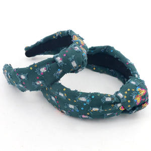 رباط رأس لعيد الميلاد بتصميم أخضر لامع لؤلؤ صوفي رباط رأس فاخر مخصص للأطفال - Product Image 6