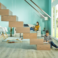 Service complet d'escaliers en verre, marches en bois massif, escalier flottant, garde-corps en verre, escaliers en colimaçon