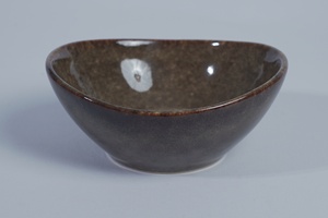 Platos de Cerámica de Estilo Japonés Agung Keramik, Tazones para Servir con Esmalte Reactivo, Tazón para Salsas Hecho a Mano con Acabado Brillante, Tamaño Pequeño para Uso Diario - Product Image 5