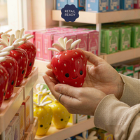 Op maat gemaakte hars aardbeienfiguren schattige fruitfiguren blind box designer speelgoed OEM fabrikant