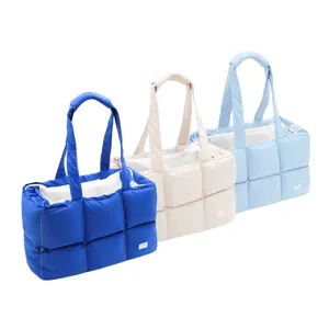 Fashionable Winter Use Pet Carrier Bag Outside Handbag for Cats Small Dogs Tote Bag Cat Carrier