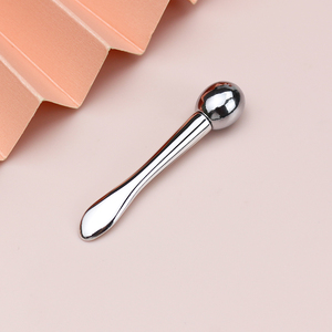 Outils cosmétiques, rouleau de massage pour les yeux de 5,8 cm, bâtonnet pour crème pour le visage, sérum, spatule pour soins de la peau, perles en métal, cuillère à <span class=keywords><strong>maquillage</strong></span> - Product Image 3