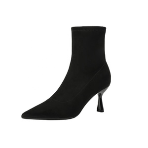 Bottines en <span class=keywords><strong>daim</strong></span> noires pour femmes, logo personnalisé à la mode, prix d'usine - Product Image 1