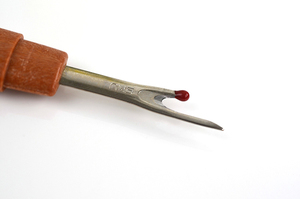Outil de couture multifonction pour le bricolage Manche en plastique Couleur <span class=keywords><strong>bois</strong></span> Coupe-fil pour la couture Accessoire pour travaux d'aiguille - Product Image 6
