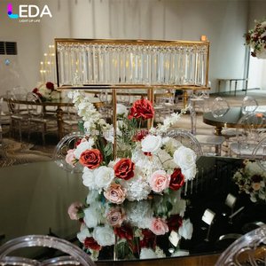 Centro de Mesa LEDA de Alta Calidad para Decoración de Eventos y Fiestas, Soporte de Flores de Metal Dorado, Cortina de Cuentas de Hierro Cuadrada Pequeña para Bodas - Product Image 1