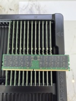 Mémoire RAM serveur DDR5 RDIMM 64 Go PC5-5600B 2Rx4 ou 2Rx8 en stock pour la mise à niveau des centres de données