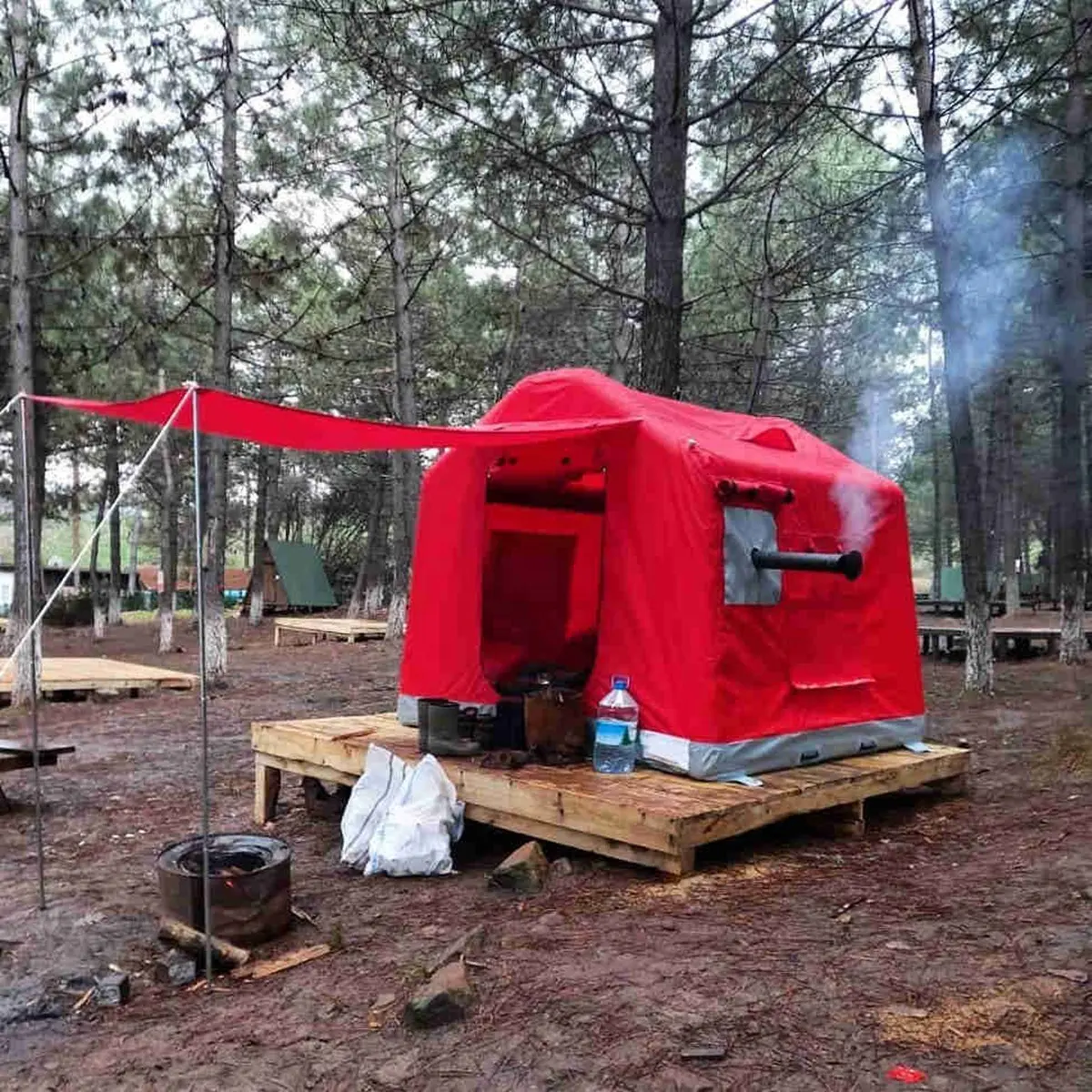 حار بيع عالية الجودة جلامبينج خيمة مخصص متعددة الأشخاص كبيرة للماء خيمة منفوخة بالهواء في الهواء الطلق خيمة تخييم قابلة للنفخ للبيع