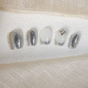 <span class=keywords><strong>Uñas</strong></span> Postizas Acrílicas <span class=keywords><strong>Cortas</strong></span> <span class=keywords><strong>de</strong></span> Lujo Plateadas Francesas con Purpurina Gruesa, Hechas a Mano, Cobertura Completa con Pegamento, <span class=keywords><strong>Uñas</strong></span> Artificiales <span class=keywords><strong>de</strong></span> Alta Calidad, 10 Piezas - Product Image 3