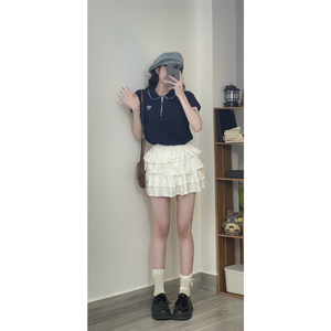 Camiseta de Mujer Fabricada en Vietnam, Precio al por Mayor, 65% Algodón/35% Poliéster, Ecológica, Transpirable, Corte Ajustado, Cuello en V con Botones - Product Image 2