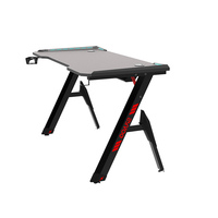 Bureau de jeu moderne Aor en promotion avec structure en métal/acier et surface en bois, éclairage LED RGB, design ergonomique pour le bureau et la maison