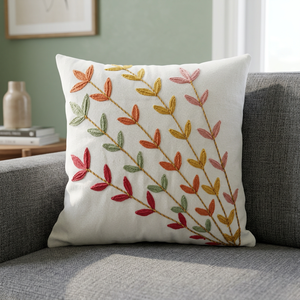 Housse de coussin carrée moderne Ritika Luhadia, design floral brodé coloré - Product Image 3