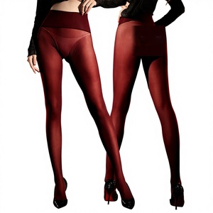 Pijamas de verano para mujer, sexys, de encaje, translúcidos, con un tentador cárdigan negro y encaje. - Product Image 1