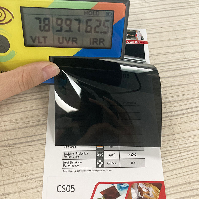 CS05, couleur: Noir foncé, VLT:05%,IRR:60%, LOGO de 3M + sans boîte de 3M