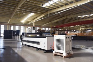 2025 Bestseller 1000w 2000w 3000w Lasers chneid maschine Preis/CNC Faser Lasers chneid maschine Edelstahl blech - Product Image 4