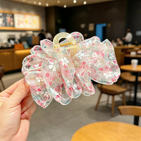 Pince à cheveux en tissu doux et moelleux en forme de nuage floral pour femme - Pince requin pour chignon d'été à l'arrière de la tête