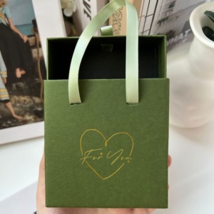 Élégant Coffret Cadeau à Bijoux en Velours Avec Poignée, Logo Personnalisé, pour Emballage de Colliers et Boucles d'Oreilles - Product Image 6