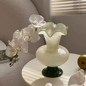 Jarrón Decorativo Verde Vintage Estilo <span class=keywords><strong>Fenton</strong></span>, Borde Ondulado Estilo Ins, Hecho a Mano, Diseño de Encaje Medieval, Decoración Floral de Alta Gama para el Hogar - Product Image 1