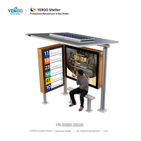Abri de bus extérieur moderne en acier inoxydable, abri d'attente interactif pour arrêt urbain