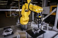 Mini robot Fanuc LR Mate 200iD/7L, charge utile 7 kg, portée 911 mm, avec pince pour la manipulation, le soudage et l'assemblage