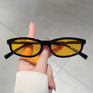 Classico ovale piccola montatura Vintage <span class=keywords><strong>occhiali</strong></span> <span class=keywords><strong>da</strong></span> <span class=keywords><strong>sole</strong></span> <span class=keywords><strong>donna</strong></span> uomo 2025 popolare marca di lusso Designer <span class=keywords><strong>occhiali</strong></span> <span class=keywords><strong>da</strong></span> <span class=keywords><strong>sole</strong></span> Punk Hip Hop Eyewear UV400 - Product Image 6