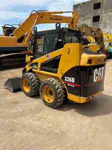 รถตักล้อยางแคตเตอร์พิลลาร์ CAT 226B มือสอง ขนาดเล็ก บรรทุกได้ 1 ตัน ใช้งานน้อย เครื่องยนต์ดีเซลคัมมินส์ EPA เครื่องยนต์ดูซาน ได้รับการรับรองมาตรฐาน CE - Product Image 2