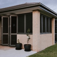 Fenêtres à volets battants en aluminium pour l'extérieur, à persiennes réglables, sécurisées, pour projets de construction résidentielle - Vente en gros