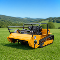Tondeuse robot à chenilles télécommandée à essence avec chenilles en caoutchouc antidérapantes pour la coupe de l'herbe dans les vergers