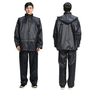 Traje de lluvia Impermeable personalizado para hombre, Impermeable con capucha oculta y ventilación de aire - Product Image 1