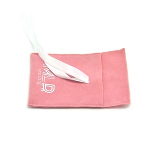 Bolsa de Regalo para Joyería de Gamuza <span class=keywords><strong>Rosa</strong></span> Pálido con Solapa Tipo Sobre, Logotipo Personalizado y Lazo de Cinta - Product Image 6