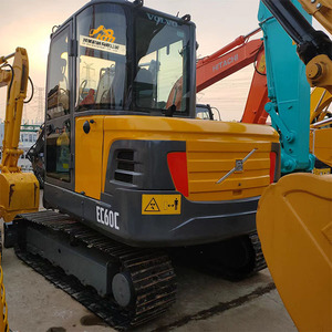 Mini Excavadora Usada VOLVO EC60C de 6 Toneladas, EPA CE EC60D, Excavadora de Segunda Mano con Hoja Topadora para Granja, Casa y Jardín - Product Image 1
