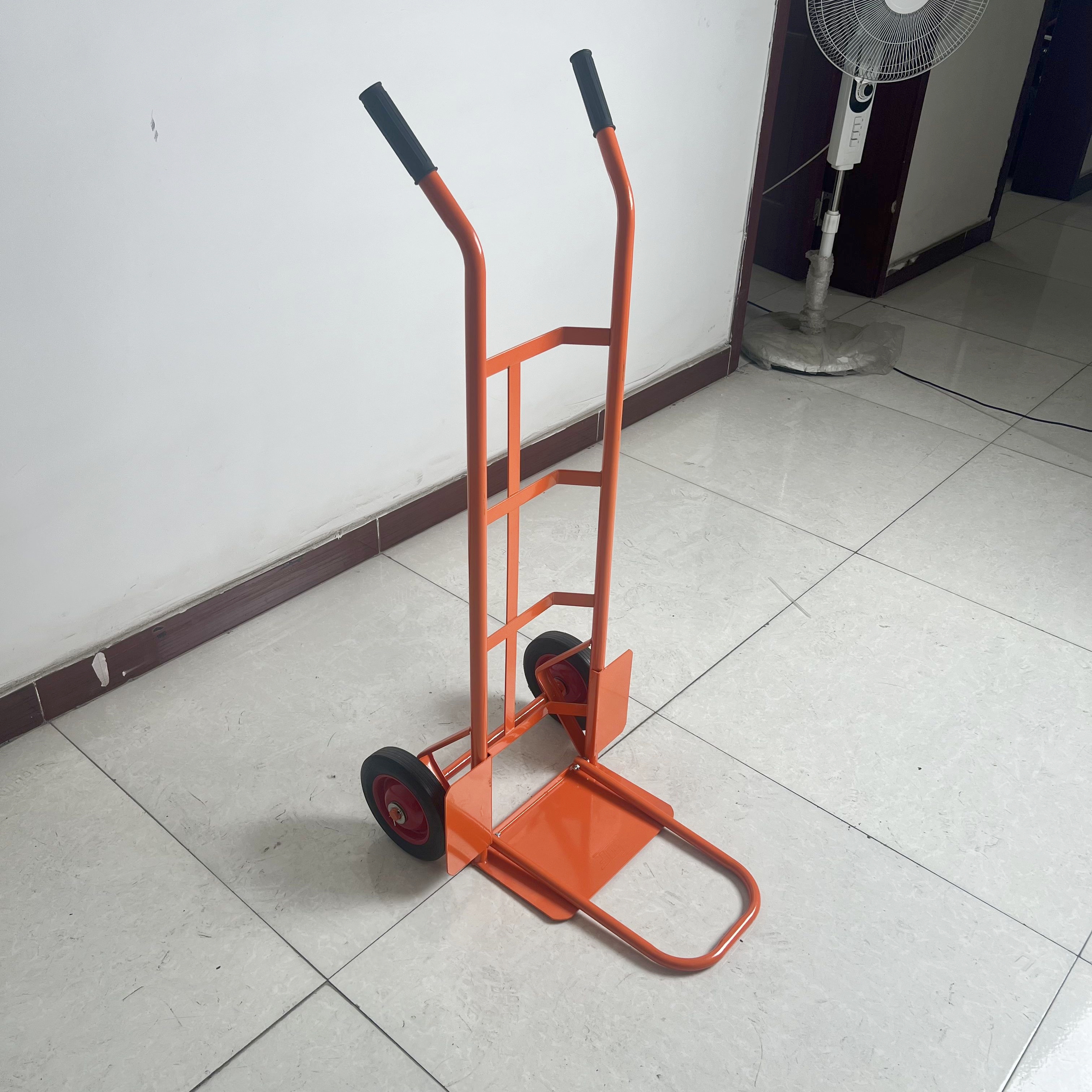 Heavy Duty 200kg Steel Platform Hand Trolley Truck with 10In. Pneumatic Tire OEM Customizable Cart for Storage & Shopping