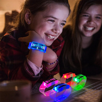 Bracelets lumineux personnalisés bracelet de poignet led pour fête musicale bracelet en silicone led réglable bracelets de concert led en silicone pour événements